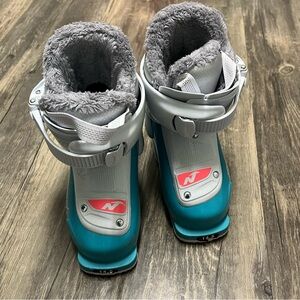 Nordica Speedmachine 1 Junior Ski Boots Snowboarding Winter Sports Gear sz 14.5
